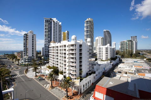 Qube Broadbeach - New Castle Holiday 10