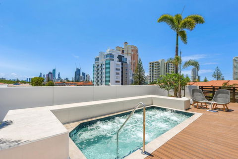 Qube Broadbeach - New Castle Holiday 28