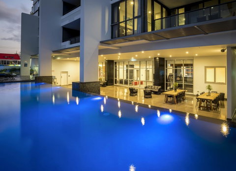 Synergy Broadbeach - Official - New Castle Holiday 0
