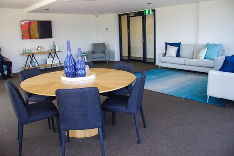 Synergy Broadbeach - Official - New Castle Holiday 12