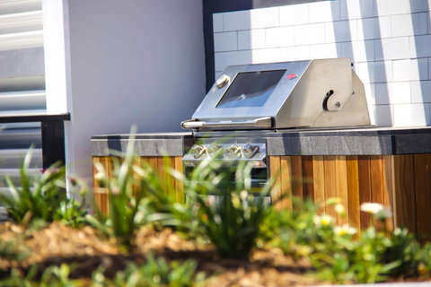 Synergy Broadbeach - Official - New Castle Holiday 13