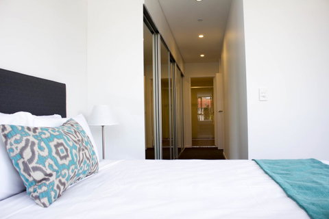 Synergy Broadbeach - Official - New Castle Holiday 16