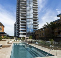 Boardwalk Burleigh Beach - Official - New Castle Holiday