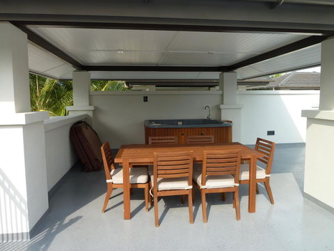 Penthouse 239 At See Temple Port Douglas - New Castle Holiday 28