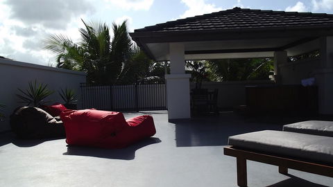 Penthouse 239 At See Temple Port Douglas - New Castle Holiday 15