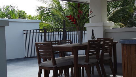 Penthouse 239 At See Temple Port Douglas - New Castle Holiday 12