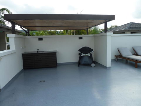 Penthouse 239 At See Temple Port Douglas - New Castle Holiday 16