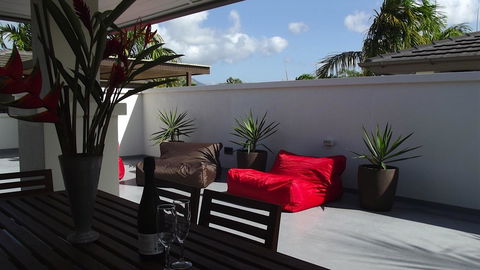 Penthouse 239 At See Temple Port Douglas - New Castle Holiday 13