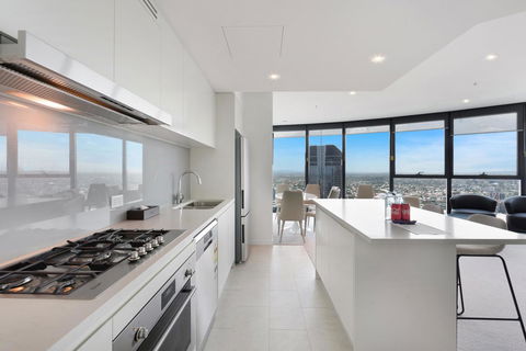 Brisbane Skytower By CLLIX - New Castle Holiday 5