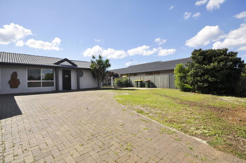 Bribie Island Canal Holiday Destination! - New Castle Holiday 2