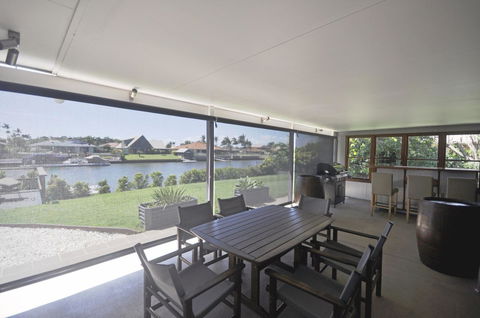 Bribie Island Canal Holiday Destination! - New Castle Holiday 7