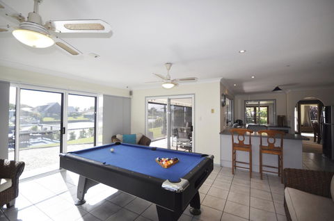 Bribie Island Canal Holiday Destination! - New Castle Holiday 20