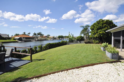 Bribie Island Canal Holiday Destination! - New Castle Holiday 13