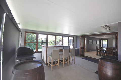 Bribie Island Canal Holiday Destination! - New Castle Holiday 8