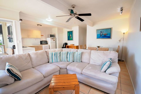 Airlie Apartments - New Castle Holiday 10