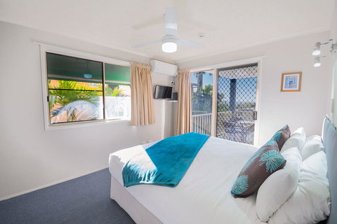 Airlie Apartments - New Castle Holiday 0