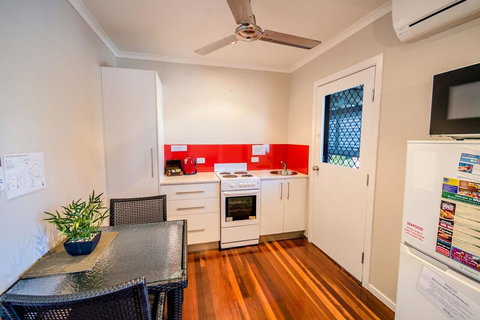 Airlie Apartments - New Castle Holiday 18