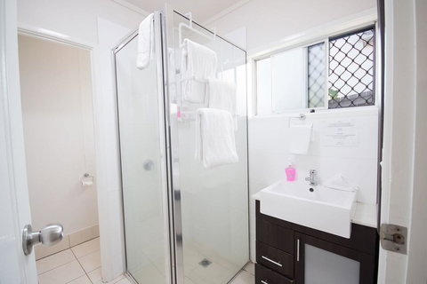 Airlie Apartments - New Castle Holiday 9