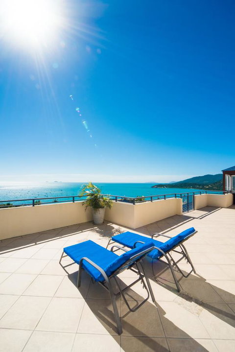 Pinnacles - New Castle Holiday 8