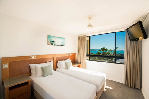 Pinnacles - New Castle Holiday 17