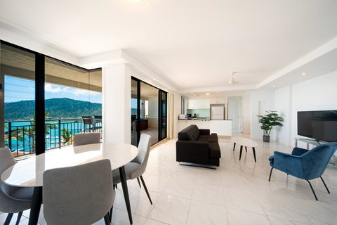 Pinnacles - New Castle Holiday 6