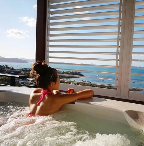 Pinnacles - New Castle Holiday 12