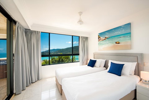 Pinnacles - New Castle Holiday 5