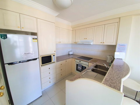 Broadbeach Holiday Apartments - New Castle Holiday 16
