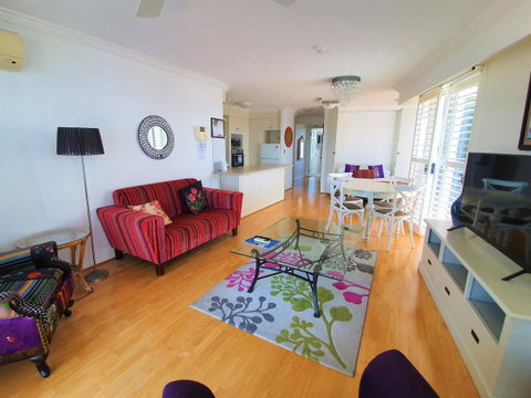 Broadbeach Holiday Apartments - New Castle Holiday 22