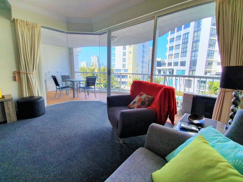 Broadbeach Holiday Apartments - New Castle Holiday 3