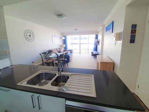 Broadbeach Holiday Apartments - New Castle Holiday 11