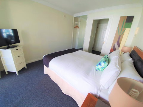 Broadbeach Holiday Apartments - New Castle Holiday 27