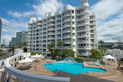 Broadbeach Holiday Apartments - New Castle Holiday 0