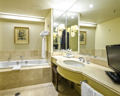 Stamford Plaza Brisbane - New Castle Holiday 10