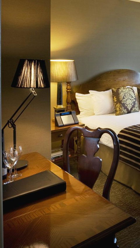 Stamford Plaza Brisbane - New Castle Holiday 24