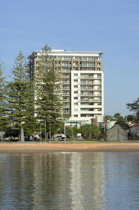 Proximity Waterfront Apartments - New Castle Holiday 24