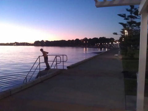 Proximity Waterfront Apartments - New Castle Holiday 40