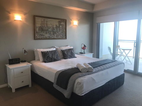Proximity Waterfront Apartments - New Castle Holiday 9