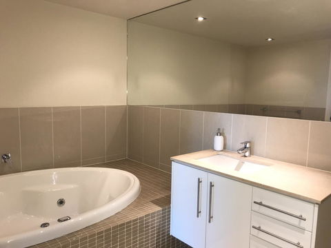 Proximity Waterfront Apartments - New Castle Holiday 22