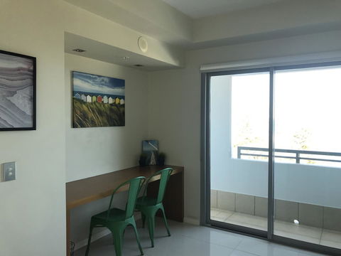 Proximity Waterfront Apartments - New Castle Holiday 18