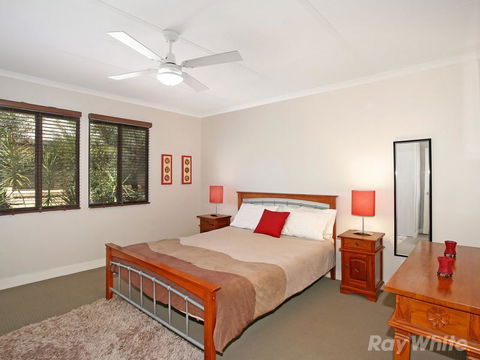 Beach House On Jones Parade, Central Coolum Beach - New Castle Holiday 9