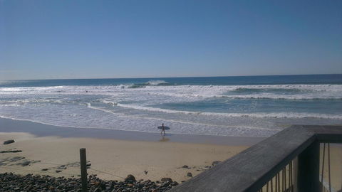 Beach House On Jones Parade, Central Coolum Beach - New Castle Holiday 14