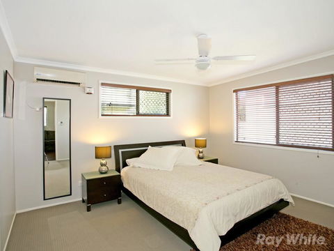 Beach House On Jones Parade, Central Coolum Beach - New Castle Holiday 11