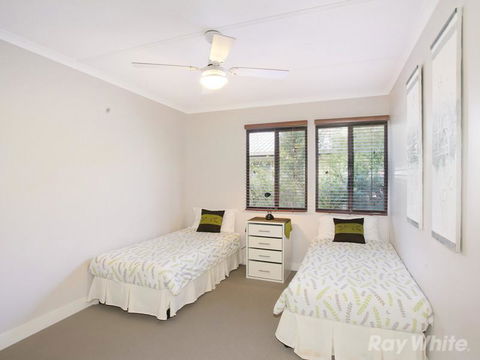 Beach House On Jones Parade, Central Coolum Beach - New Castle Holiday 10