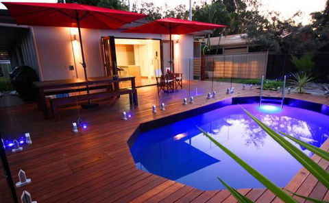 Beach House On Jones Parade, Central Coolum Beach - New Castle Holiday 1