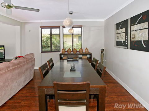 Beach House On Jones Parade, Central Coolum Beach - New Castle Holiday 7