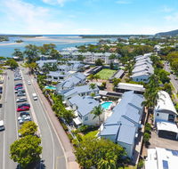 Noosa Place Resort - New Castle Holiday