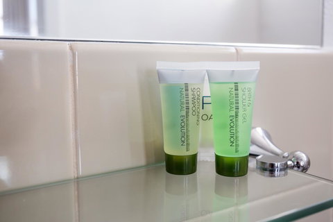 Nightcap At Emerald Star Hotel - New Castle Holiday 19