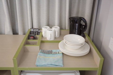 Nightcap At Emerald Star Hotel - New Castle Holiday 44