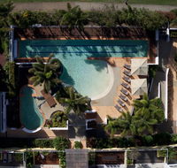 Seachange Coolum Beach - New Castle Holiday